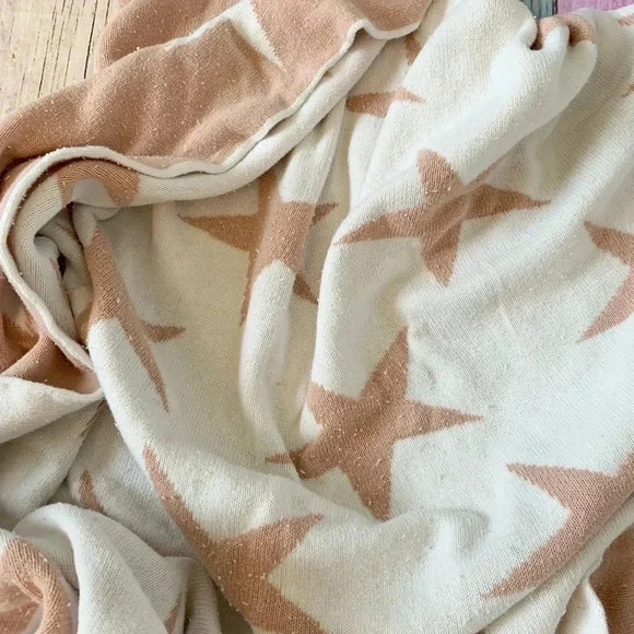 Darzzi pink and white stars blanket - Picture 7 of 8